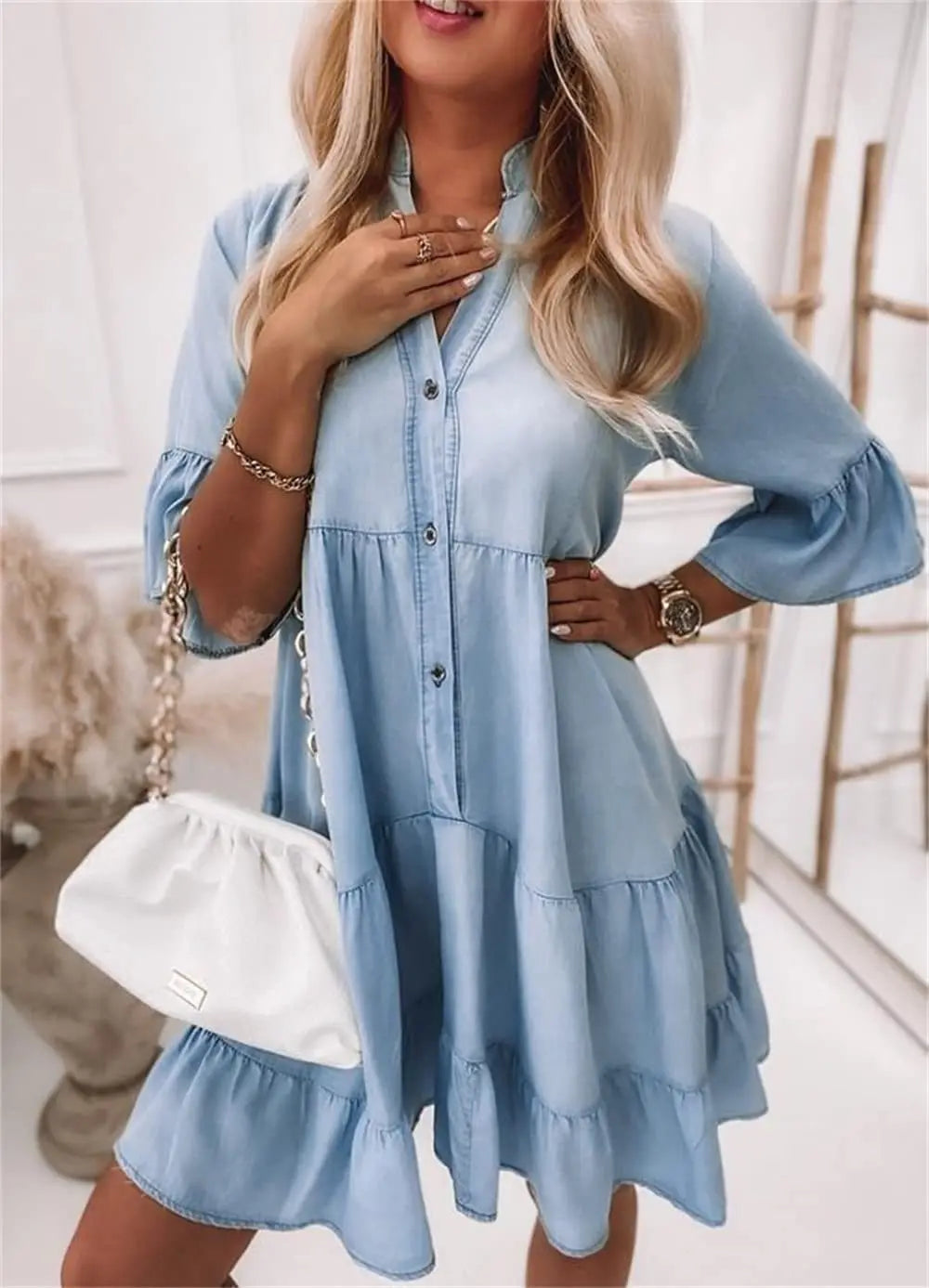 Minikleid Damen mit V-Ausschnitt und Stufenrock in weicher Denim-Optik – Sylvaine