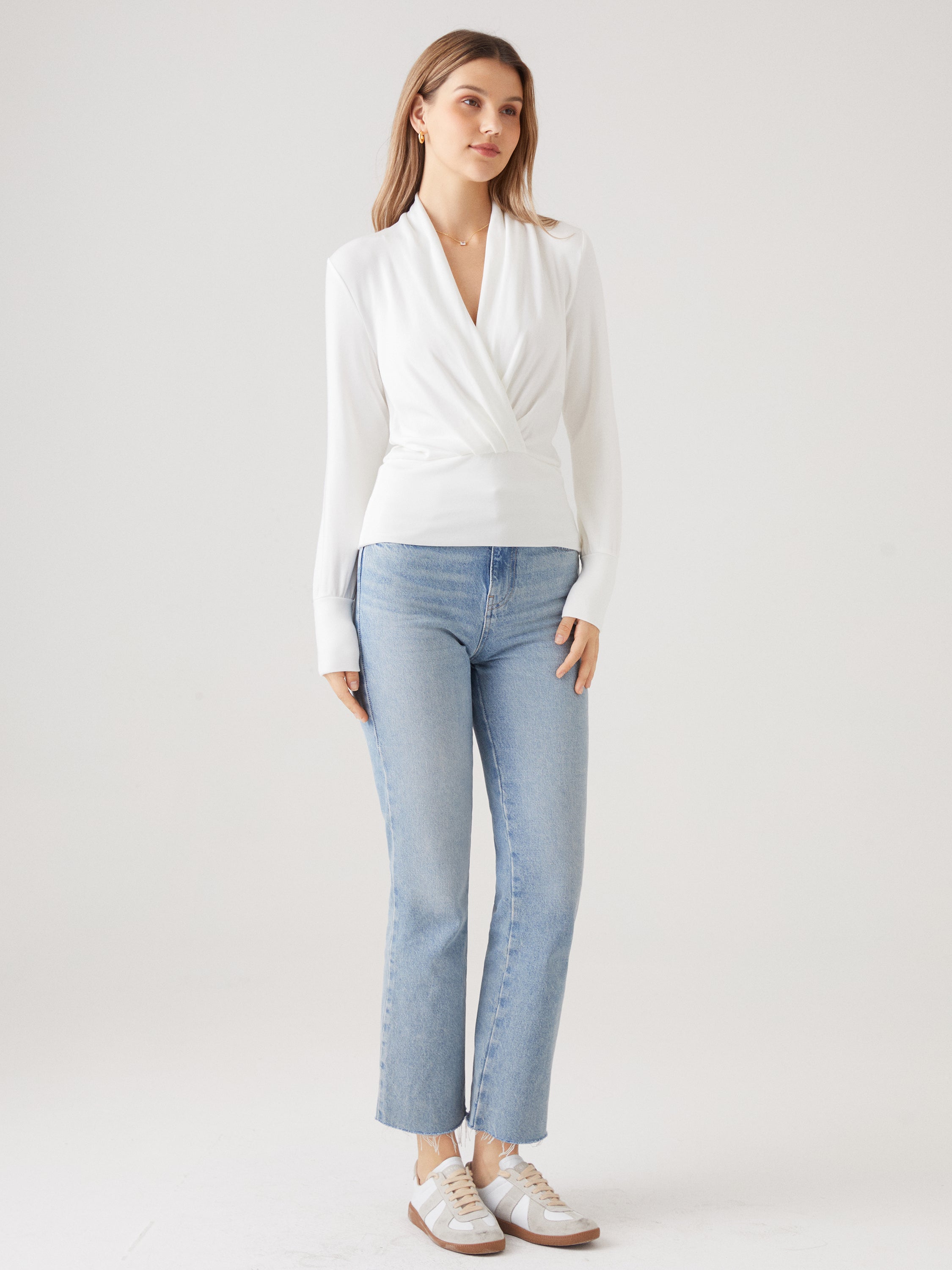 Bluse Damen mit Wickel-V-Ausschnitt und tailliertem Langarm – Federica