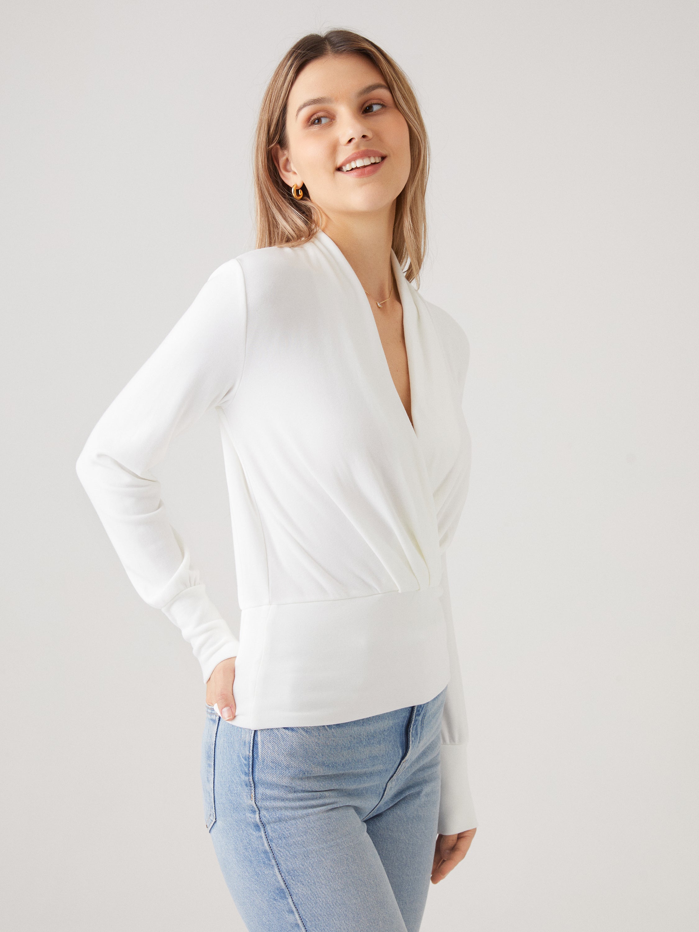 Bluse Damen mit Wickel-V-Ausschnitt und tailliertem Langarm – Federica