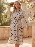 Midikleid Damen mit Hemdkragen und Tupfenmuster und Bindegürtel – Cornélie