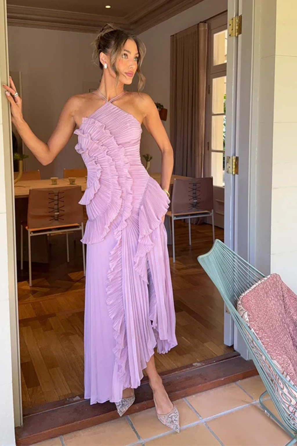 Abendkleid Damen mit Neckholder und Plissee-Rüschen – Seraphina