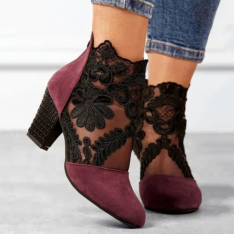 Stiefeletten Damen mit Spitzenbesatz und verziertem Blockabsatz – Apollonia