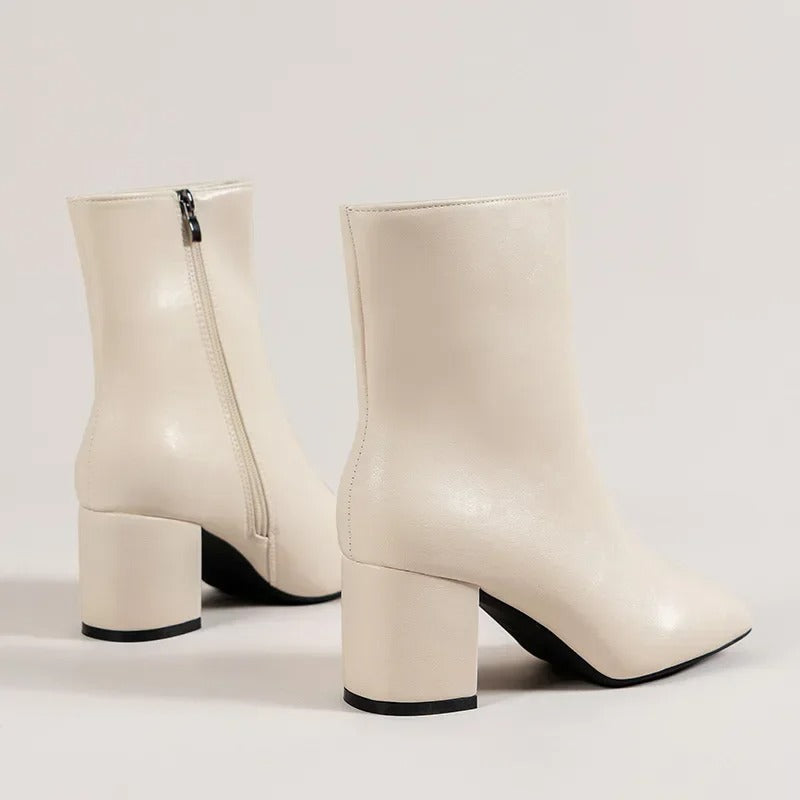 Stiefeletten Damen mit Lackoptik und Blockabsatz mit seitlichem Reißverschluss – Célimène