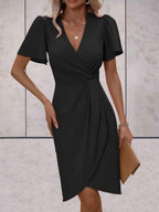 Wickelkleid Damen mit Flatterärmeln und geraffter Taille in Crêpe-Qualität – Colombe