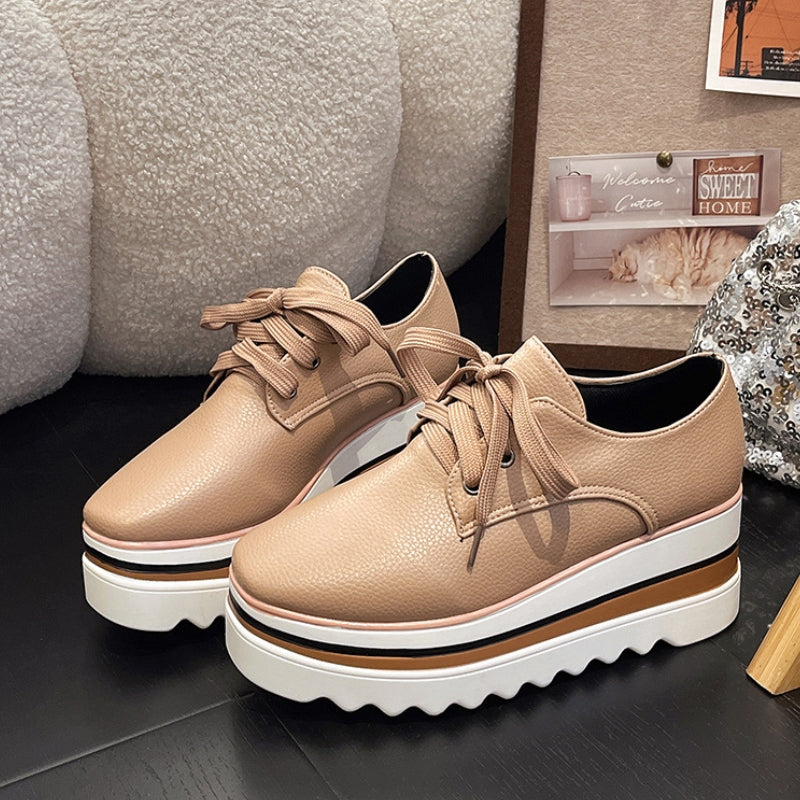 Plateau-Sneaker Damen mit Schnürung und strukturierter Keilsohle – Arabella