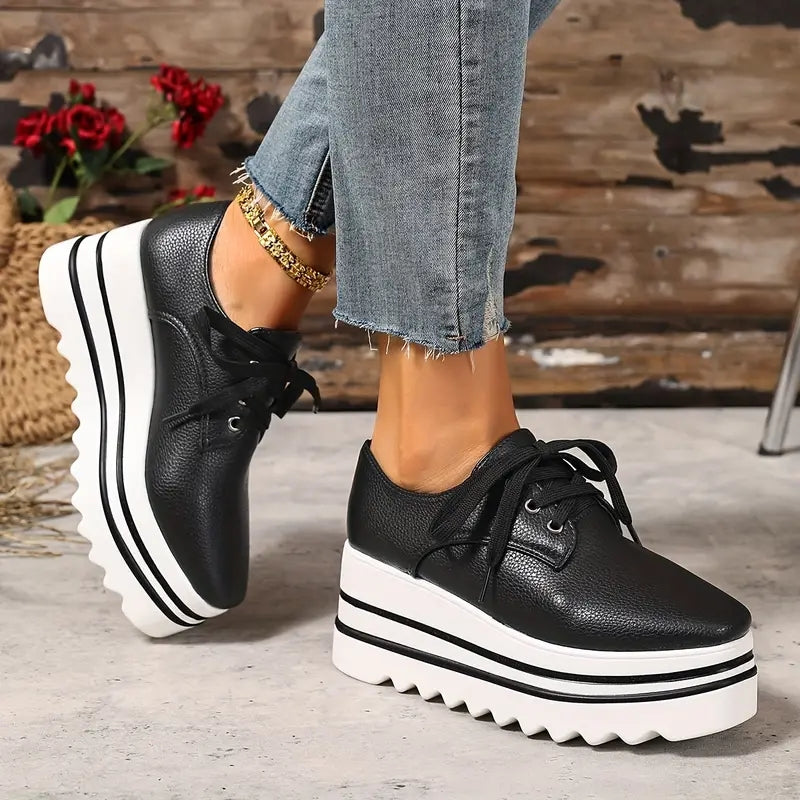 Plateau-Sneaker Damen mit Schnürung und strukturierter Keilsohle – Arabella