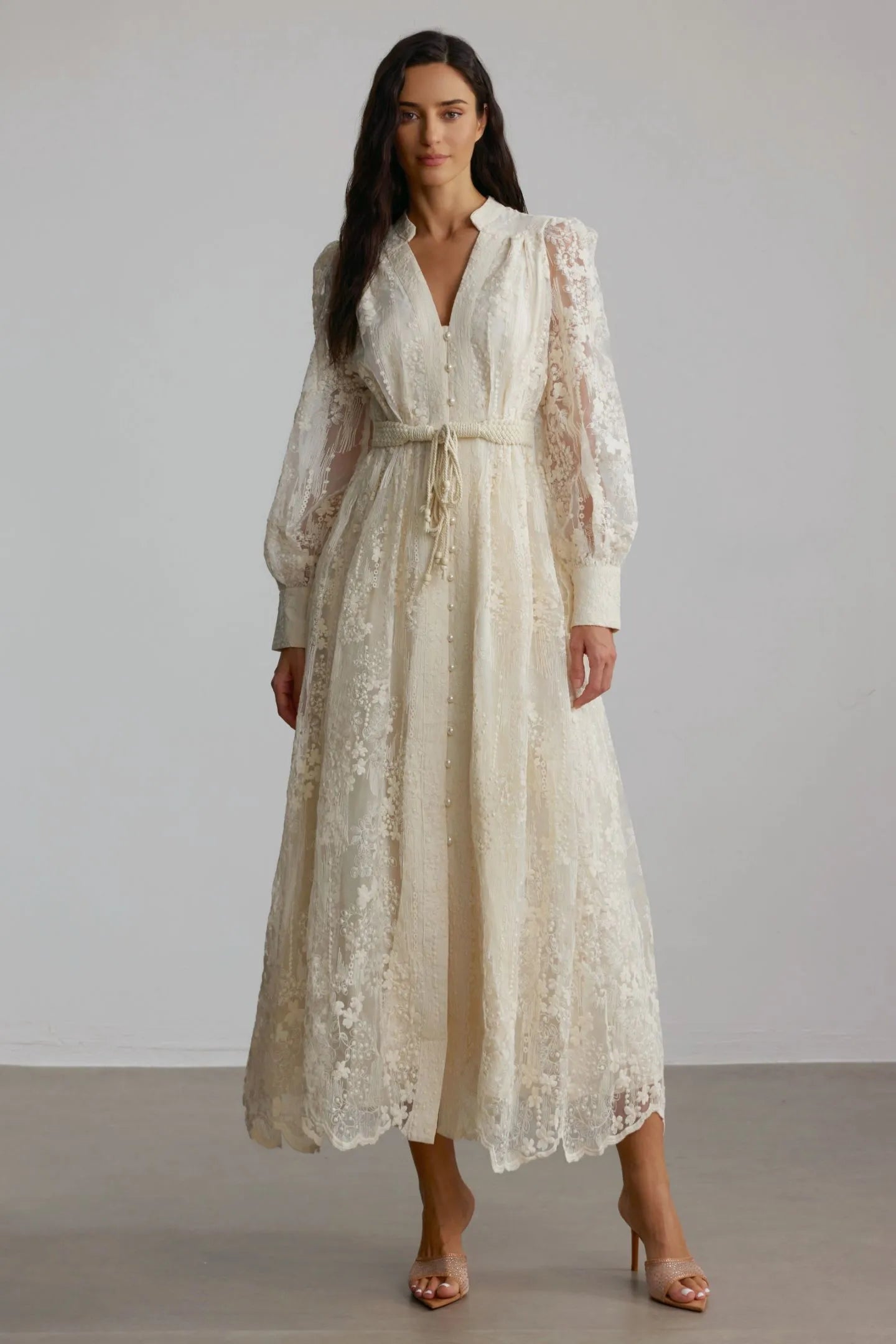 Spitzenkleid Damen mit Puffärmeln und Bindegürtel – Celestina