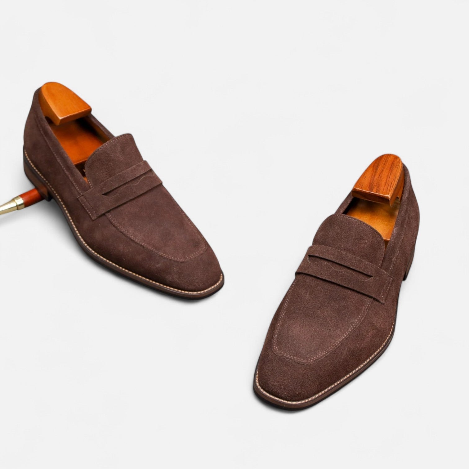 Penny Loafer Herren mit Wildlederoptik und klassischem Sattelriemen – Edoardo