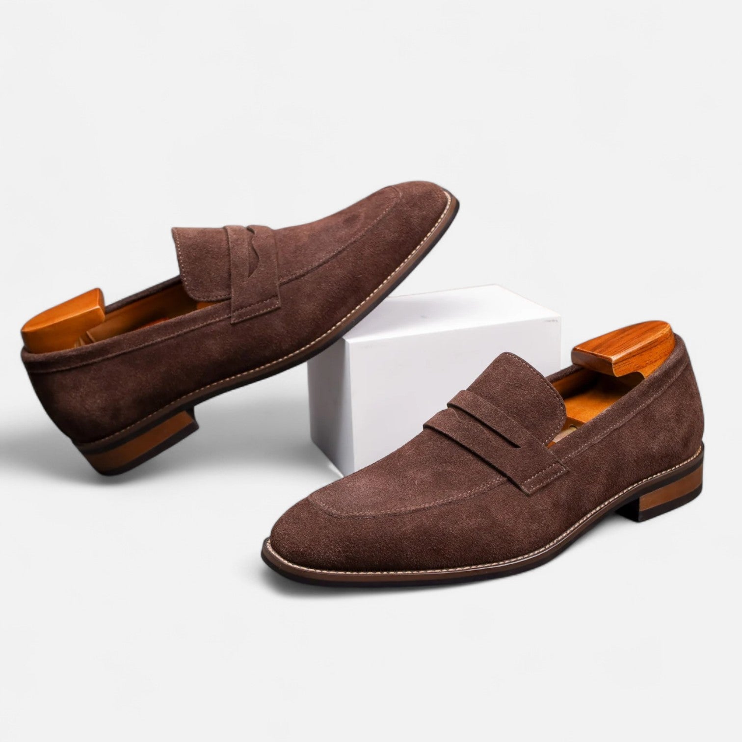 Penny Loafer Herren mit Wildlederoptik und klassischem Sattelriemen – Edoardo