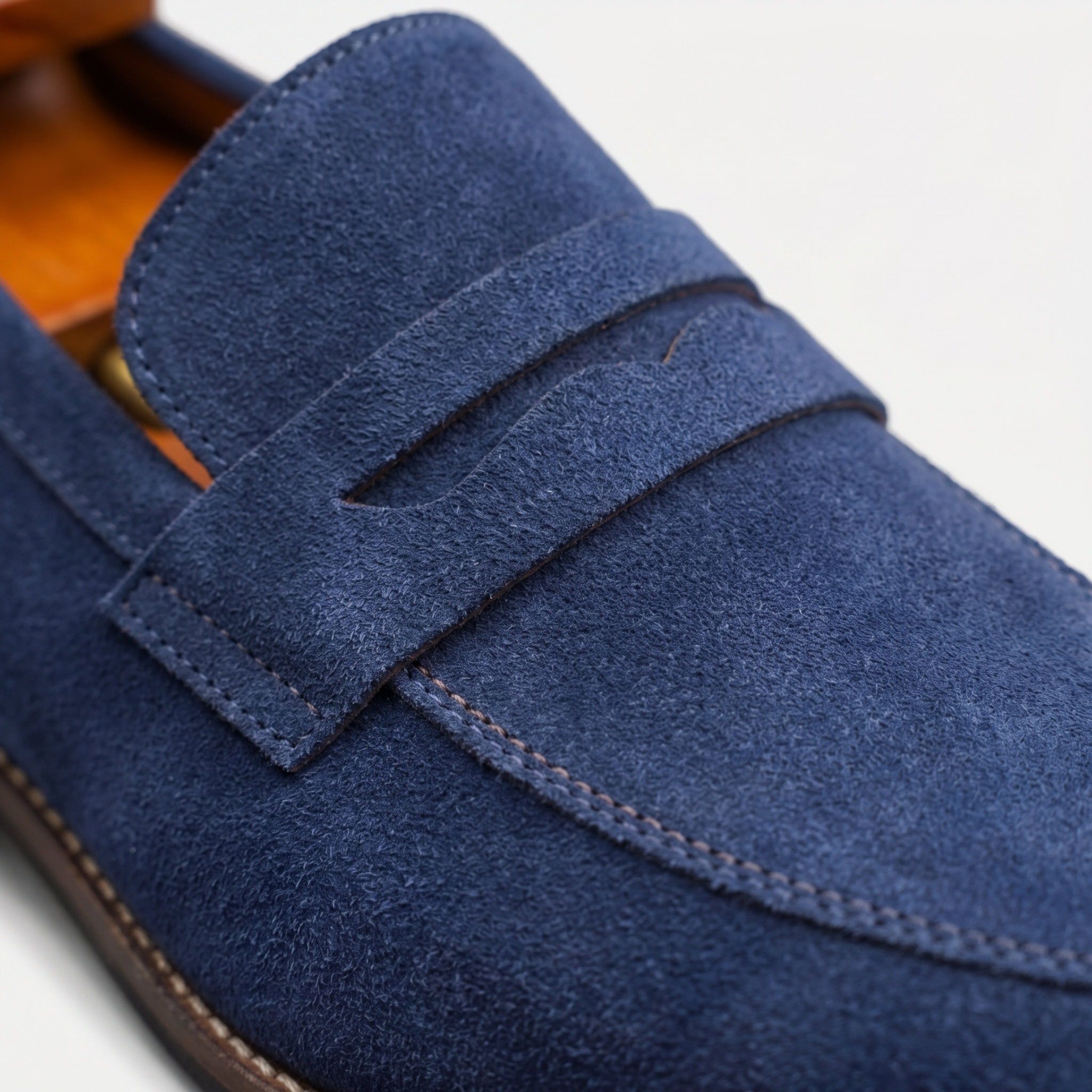 Penny Loafer Herren mit Wildlederoptik und klassischem Sattelriemen – Edoardo