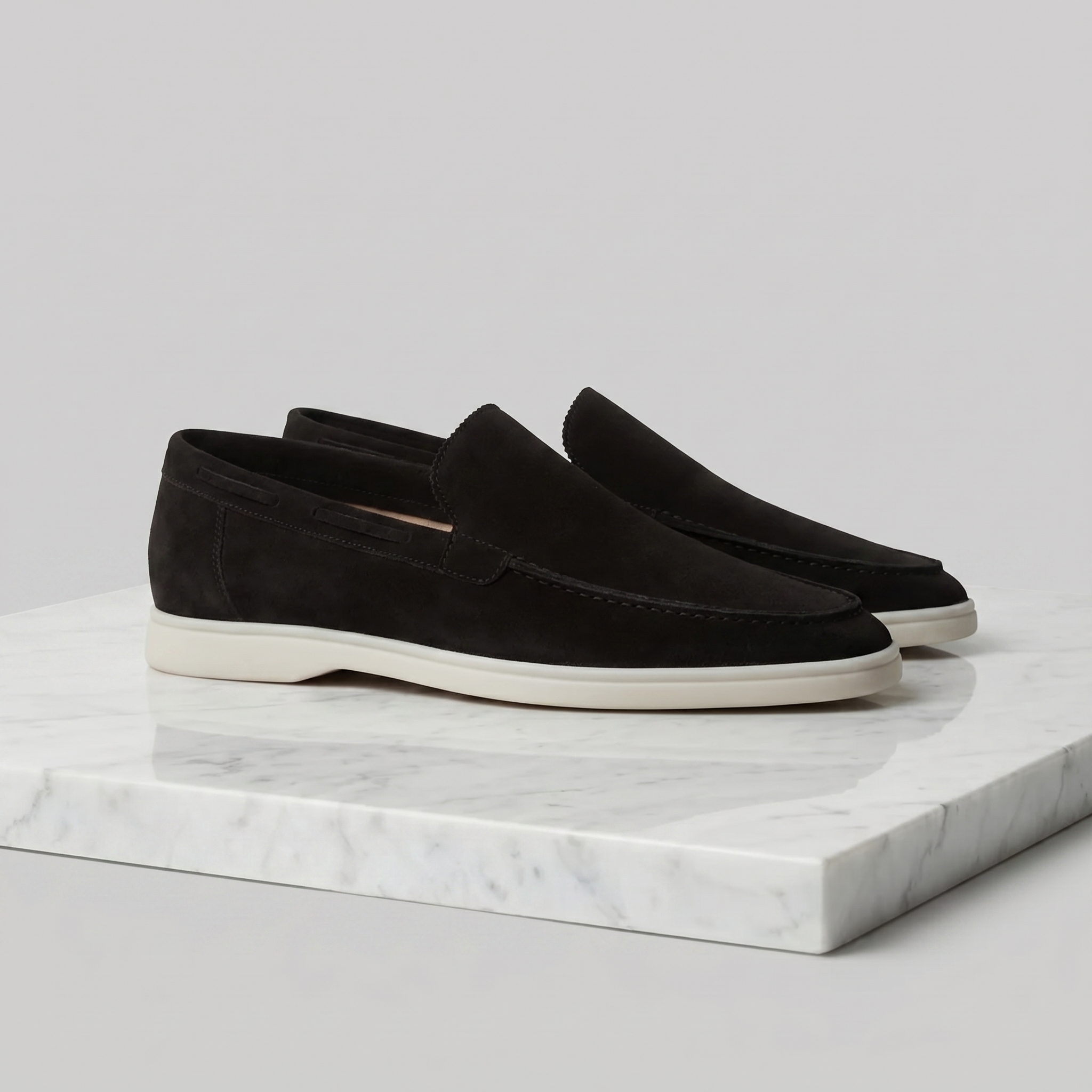 Loafer Herren mit Wildlederoptik und kontrastierender Laufsohle – Raffaele