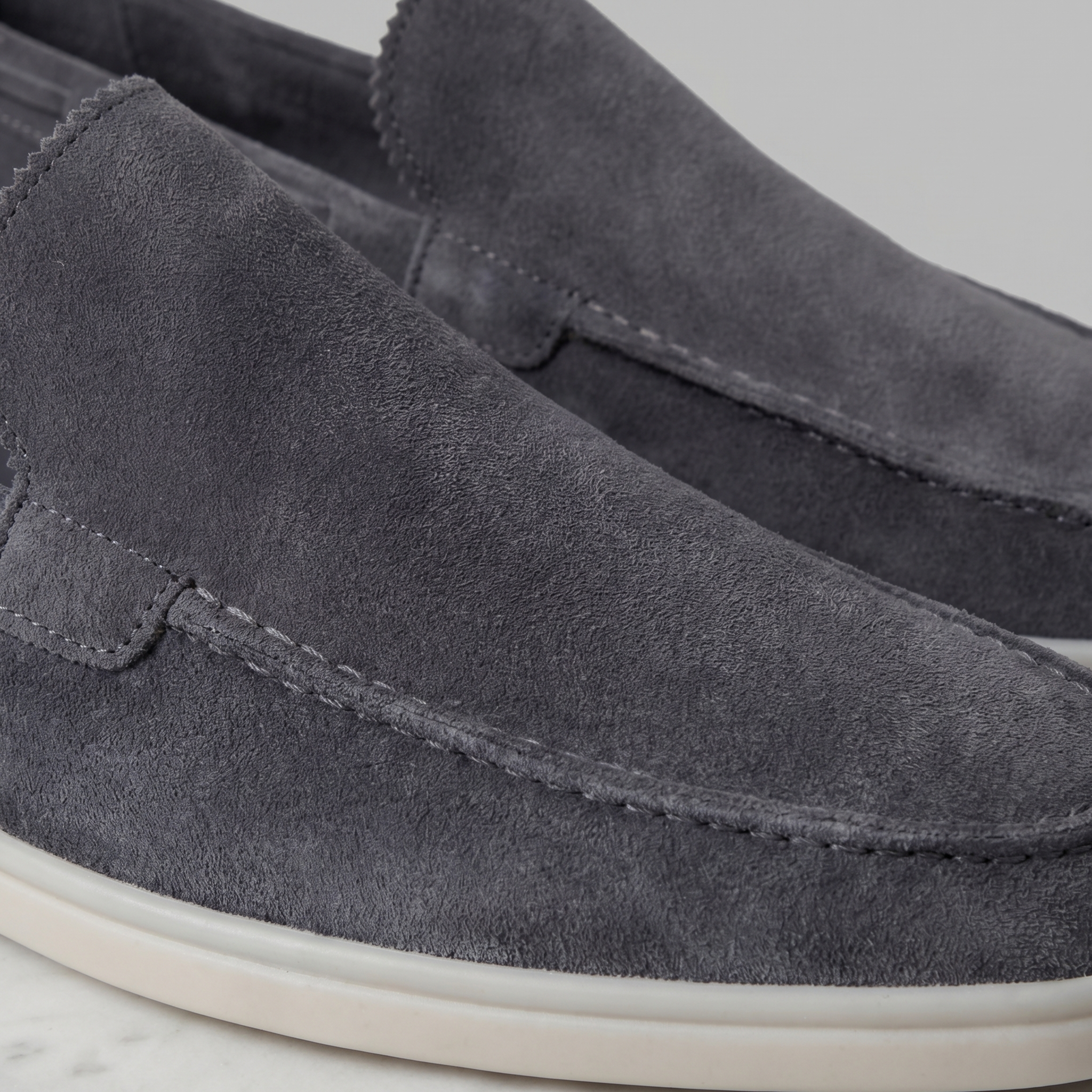 Loafer Herren mit Wildlederoptik und kontrastierender Laufsohle – Raffaele