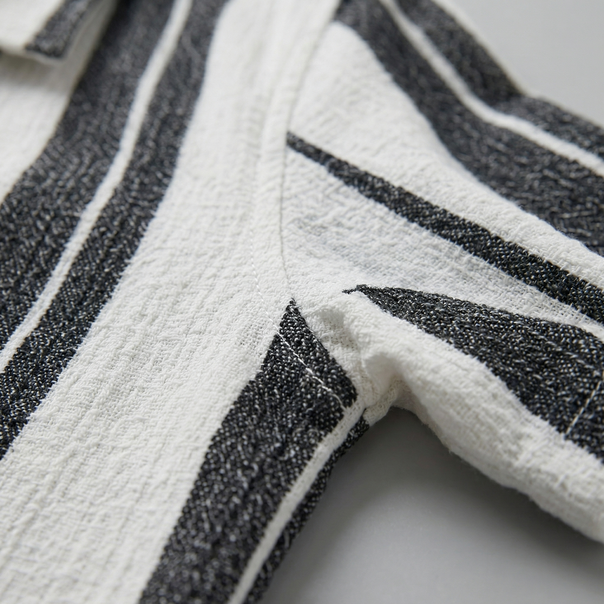 Kurzarmhemd Herren mit Streifen-Print und Cuban-Collar – Valentino