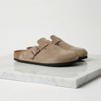 Clogs Herren mit Wildlederoptik und verstellbarer Schnalle – Benedetto