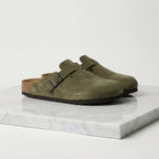 Clogs Herren mit Wildlederoptik und verstellbarer Schnalle – Benedetto