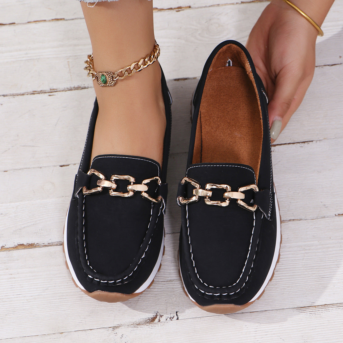 Loafer Damen mit Golddetail und Ziersteppung in Lederoptik – Allegra