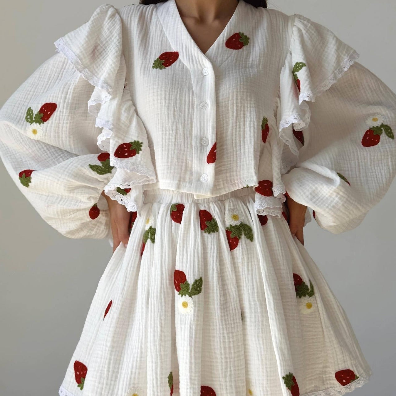 Zweiteiler Damen mit Blumen-Print und Rüschenärmeln – Cornélie