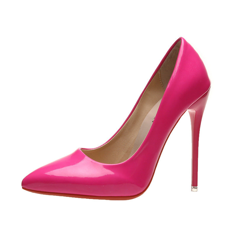 Pumps Damen mit Stilettoabsatz und spitzer Zehenpartie in Lackoptik – Viviana
