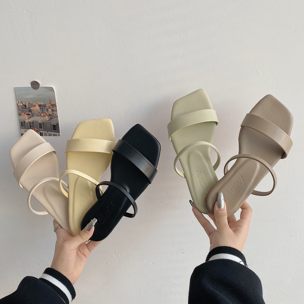 Sandalen Damen mit Zwei-Riemen-Design und quadratischer Zehenpartie – Calista