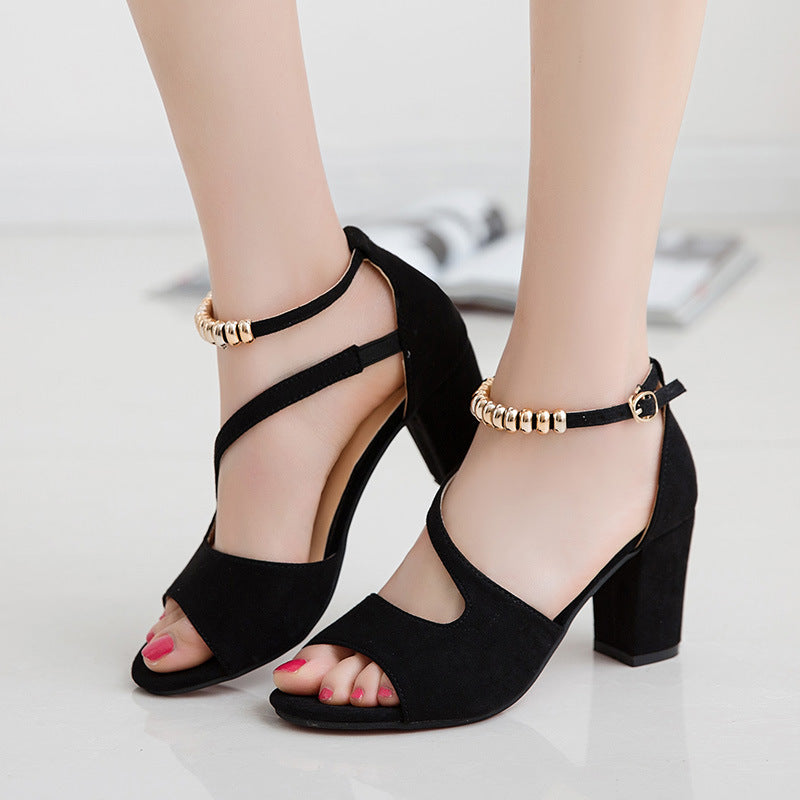 Sandalen Damen mit Blockabsatz und goldenem Knöchelriemen in Wildlederoptik – Ginevra