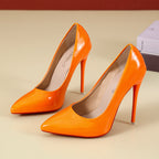 Pumps Damen mit Stilettoabsatz und spitzer Zehenpartie in Lackoptik – Viviana
