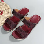 Keilpantoletten Damen mit Blumenapplikation und Strass-Details – Rosalinde