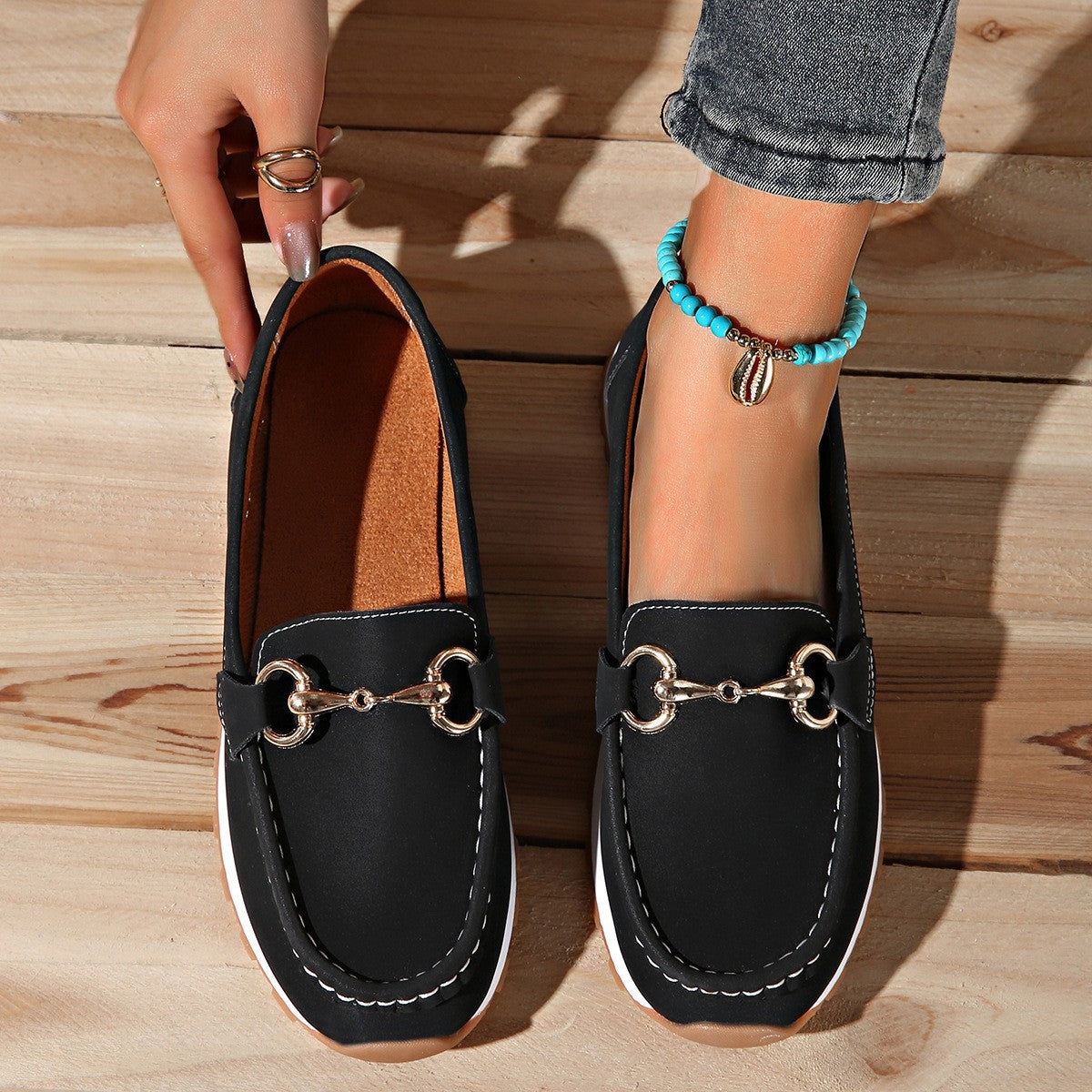 Loafer Damen mit Golddetail und Ziersteppung in Lederoptik – Allegra