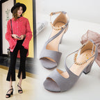 Sandalen Damen mit Blockabsatz und goldenem Knöchelriemen in Wildlederoptik – Ginevra