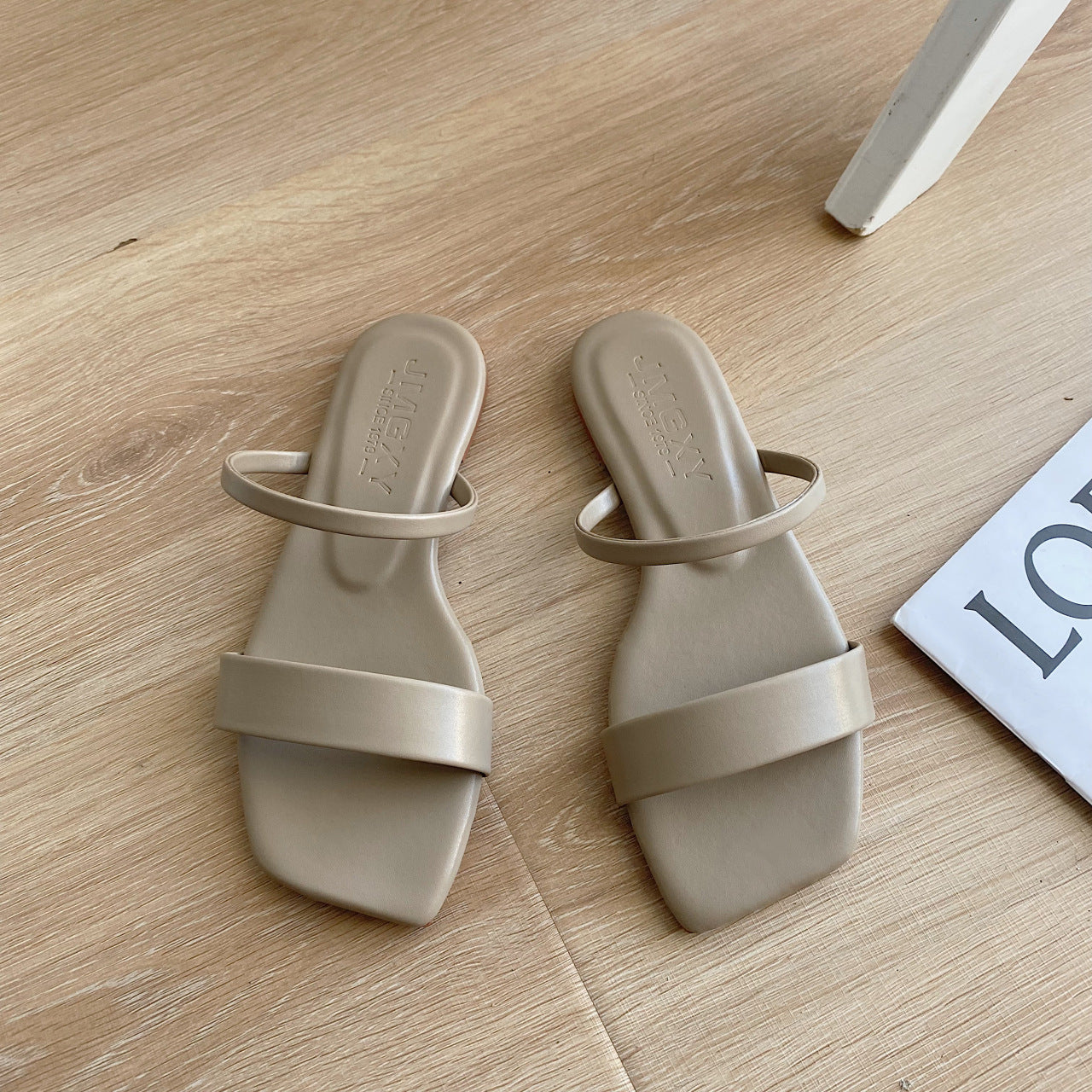 Sandalen Damen mit Zwei-Riemen-Design und quadratischer Zehenpartie – Calista