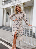 Midikleid Damen mit Hemdkragen und Tupfenmuster und Bindegürtel – Cornélie