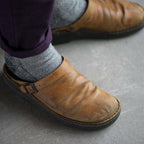 Clogs Herren mit Vintage-Lederoptik und verstellbarer Schnalle – Brunhilde