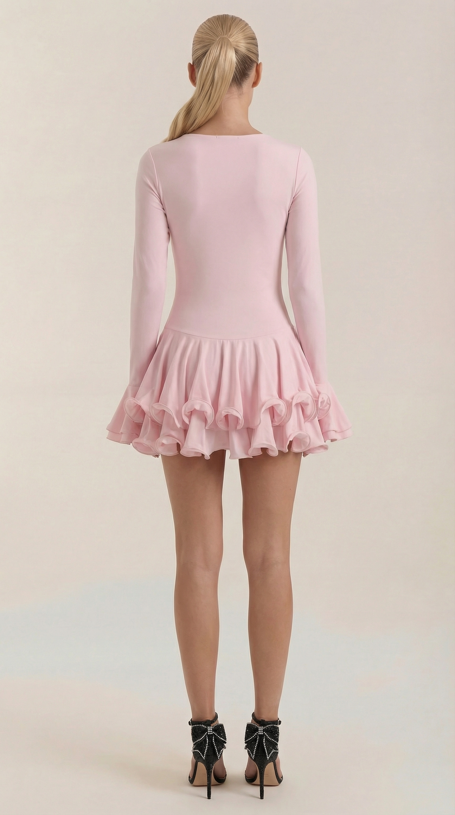 Minikleid Damen mit tiefem V-Ausschnitt und Rüschendetails – Oriane