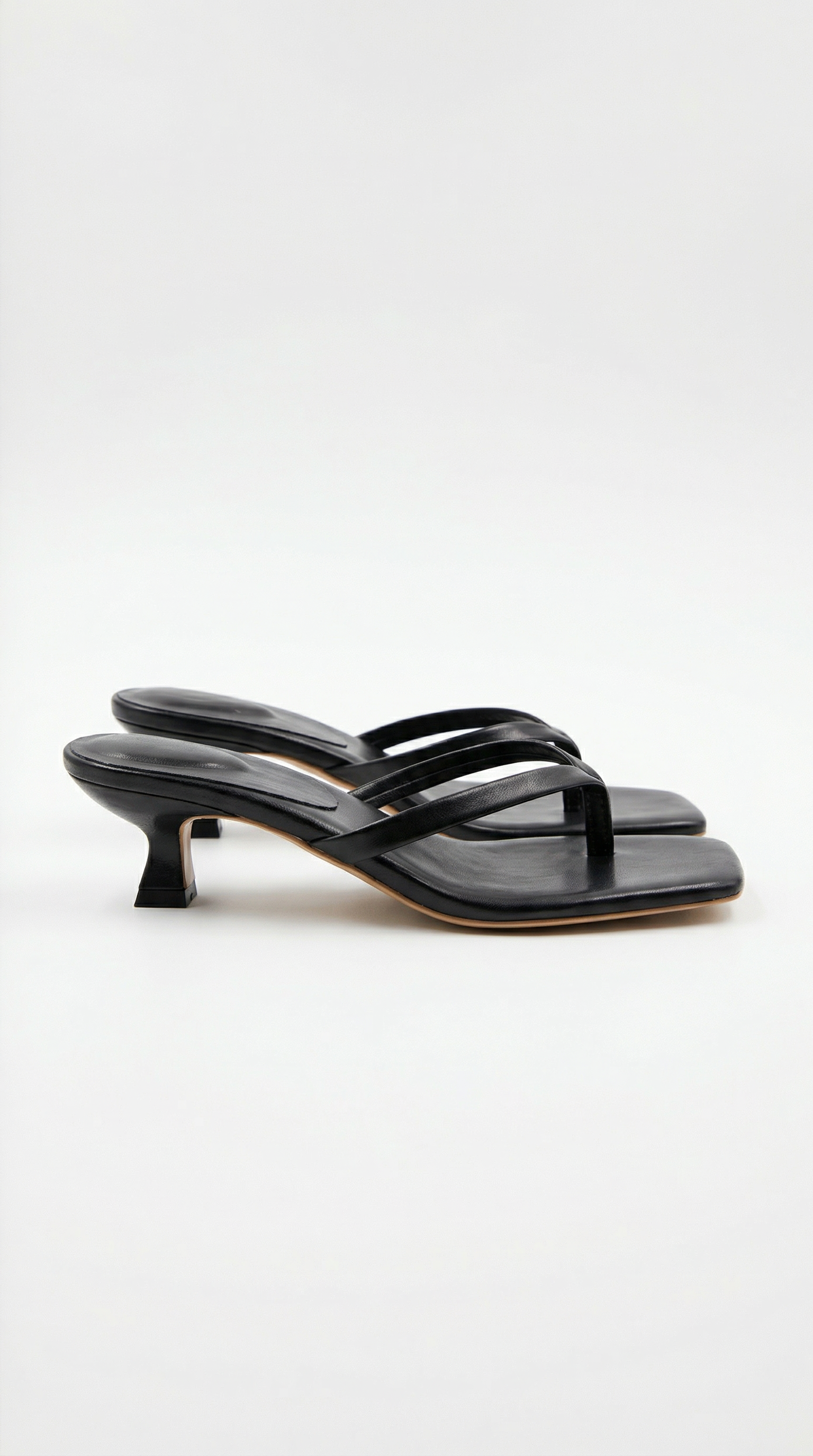 Sandalen Damen mit Kitten Heel und Zehensteg – Mirabella