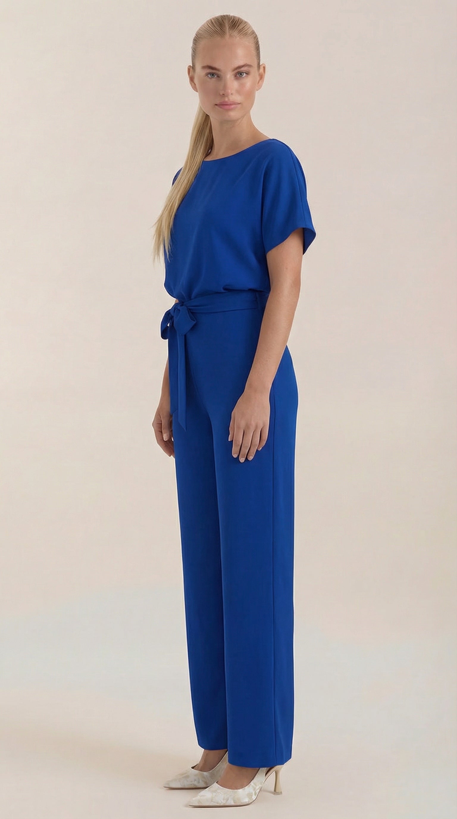 Jumpsuit Damen mit Rundhalsausschnitt und Bindegürtel – Margaux
