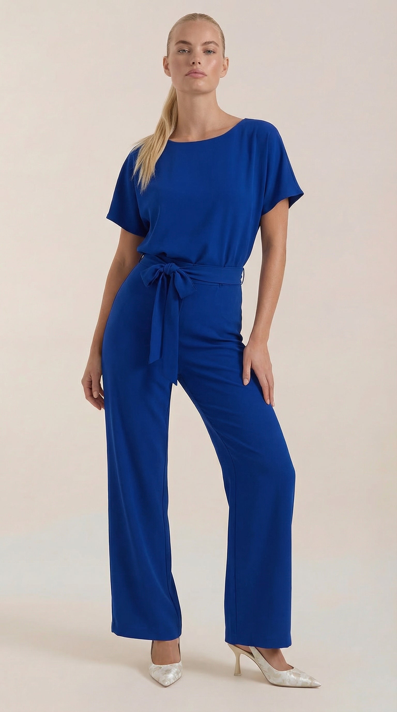 Jumpsuit Damen mit Rundhalsausschnitt und Bindegürtel – Margaux
