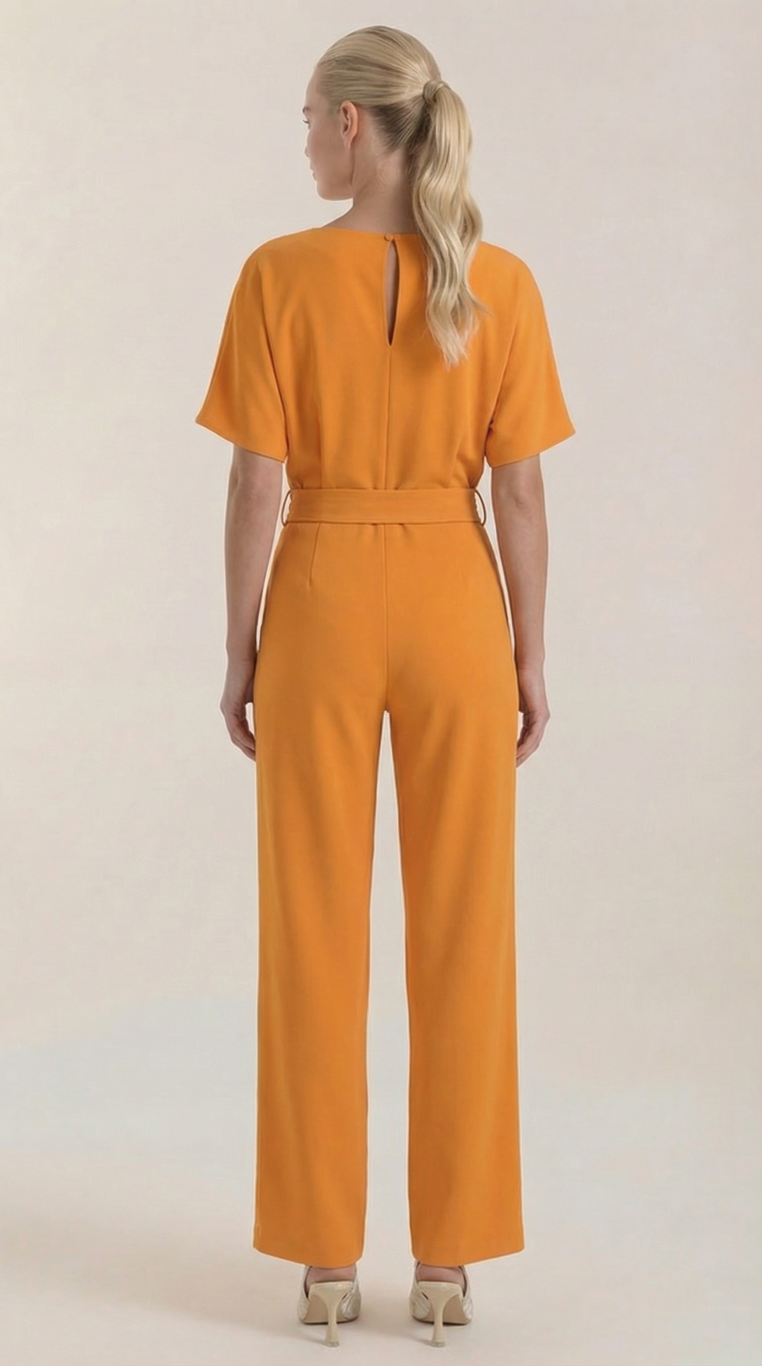 Jumpsuit Damen mit Rundhalsausschnitt und Bindegürtel – Margaux