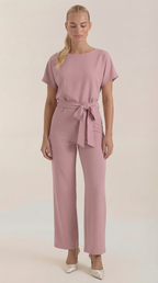 Jumpsuit Damen mit Rundhalsausschnitt und Bindegürtel – Margaux