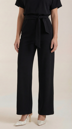 Jumpsuit Damen mit Rundhalsausschnitt und Bindegürtel – Margaux