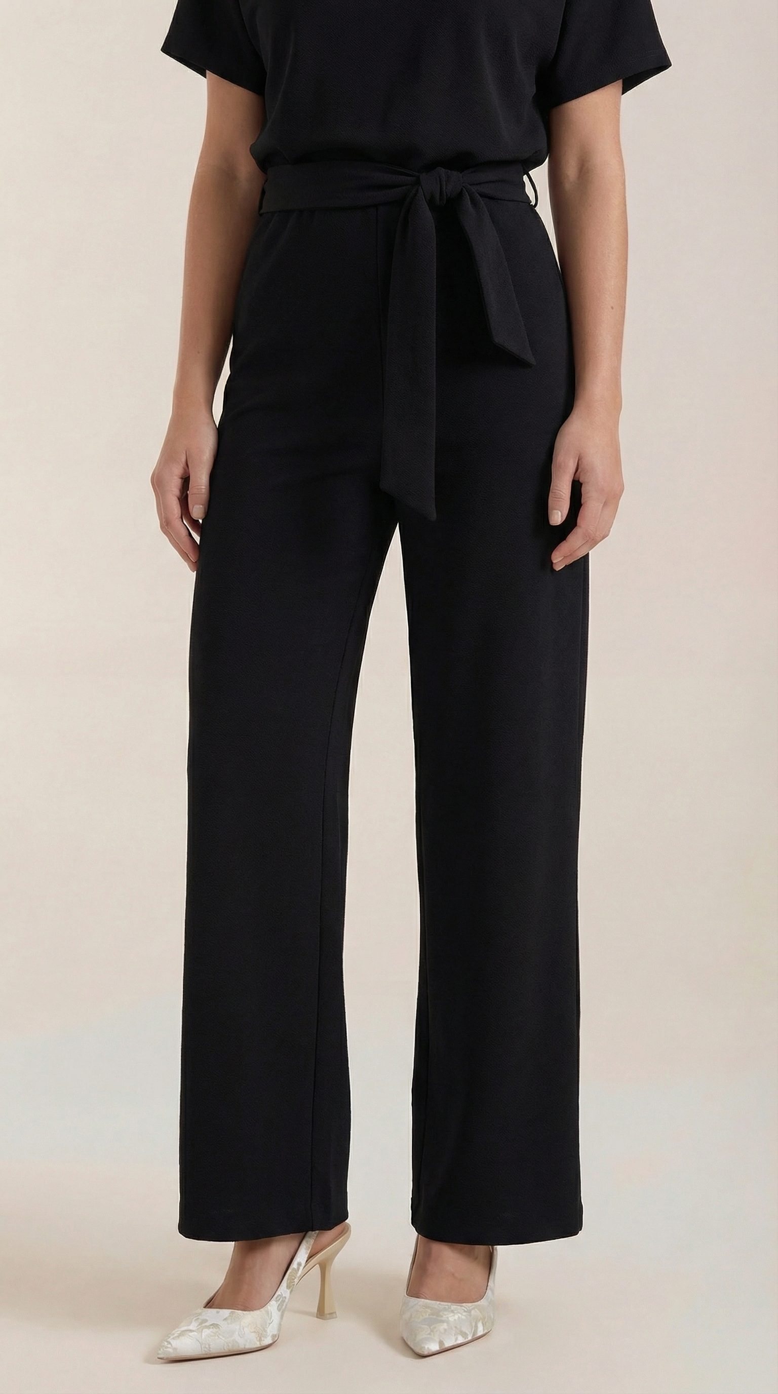 Jumpsuit Damen mit Rundhalsausschnitt und Bindegürtel – Margaux
