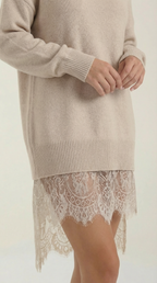 Minikleid Damen mit One-Shoulder-Ausschnitt und Spitzenborte am Saum – Colette