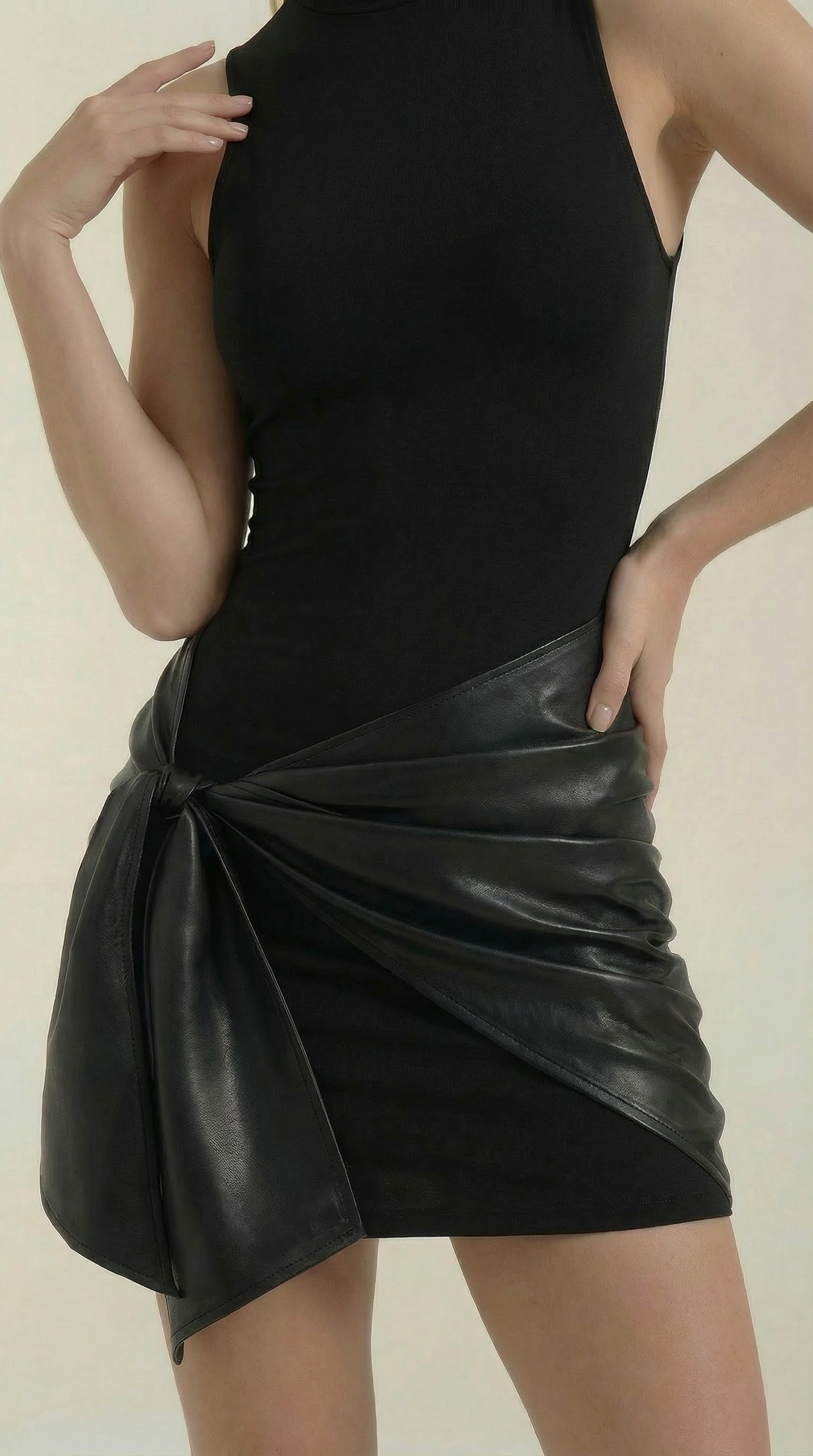 Minikleid Damen im Wickelkleid-Stil mit V-Ausschnitt und Bindegürtel – Marceline