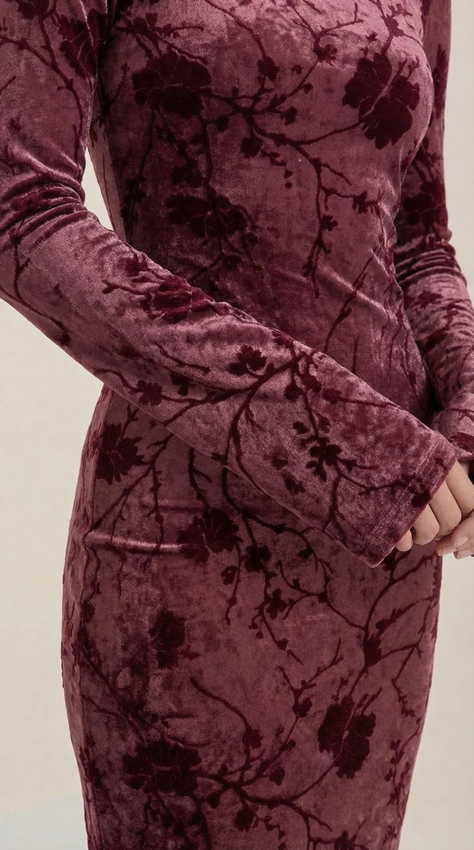 Maxikleid Damen mit zartem Blumenprint und Langarmschnitt – Angéline