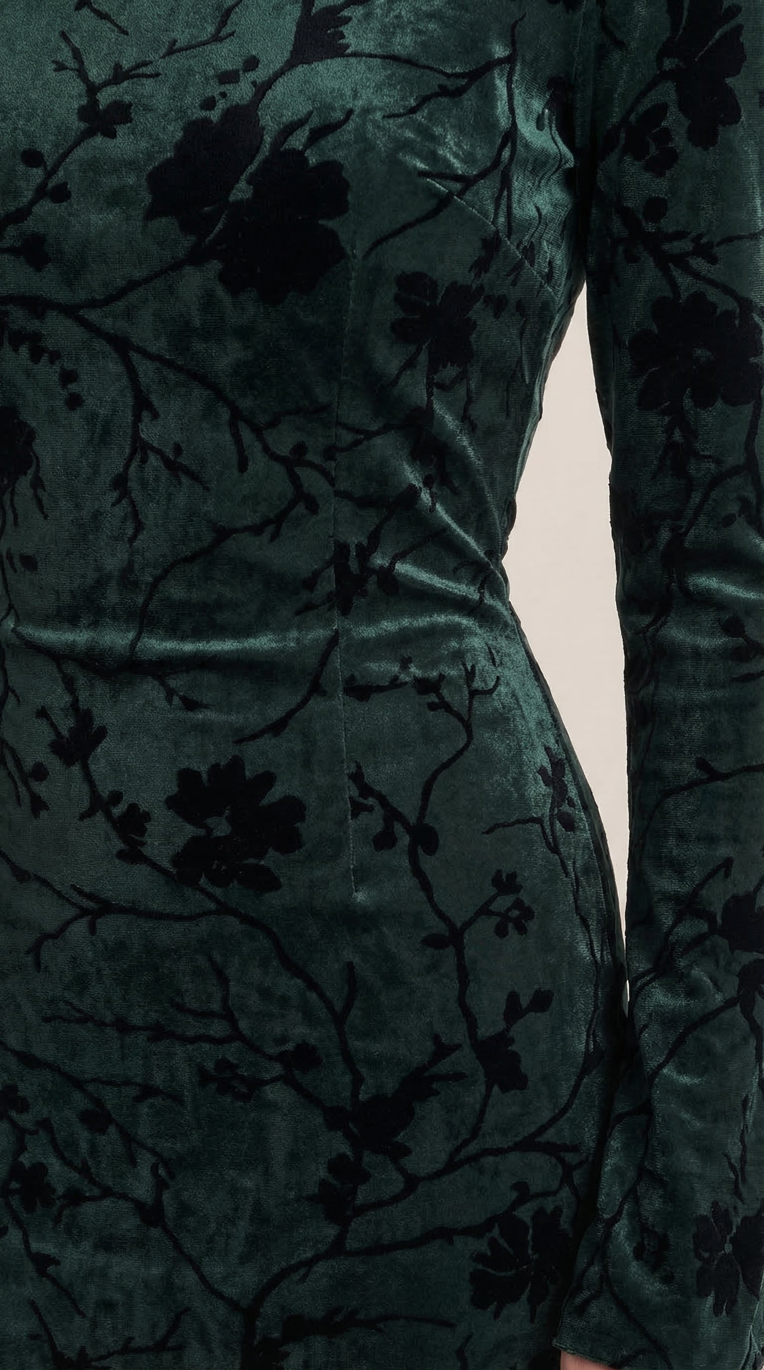 Maxikleid Damen mit zartem Blumenprint und Langarmschnitt – Angéline