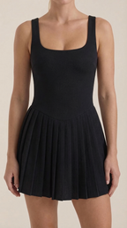 Tenniskleid Damen mit Plisseerock und eckigem Ausschnitt – Serena