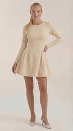 Minikleid Damen mit tailliertem Oberteil und Langärmeln – Pascaline