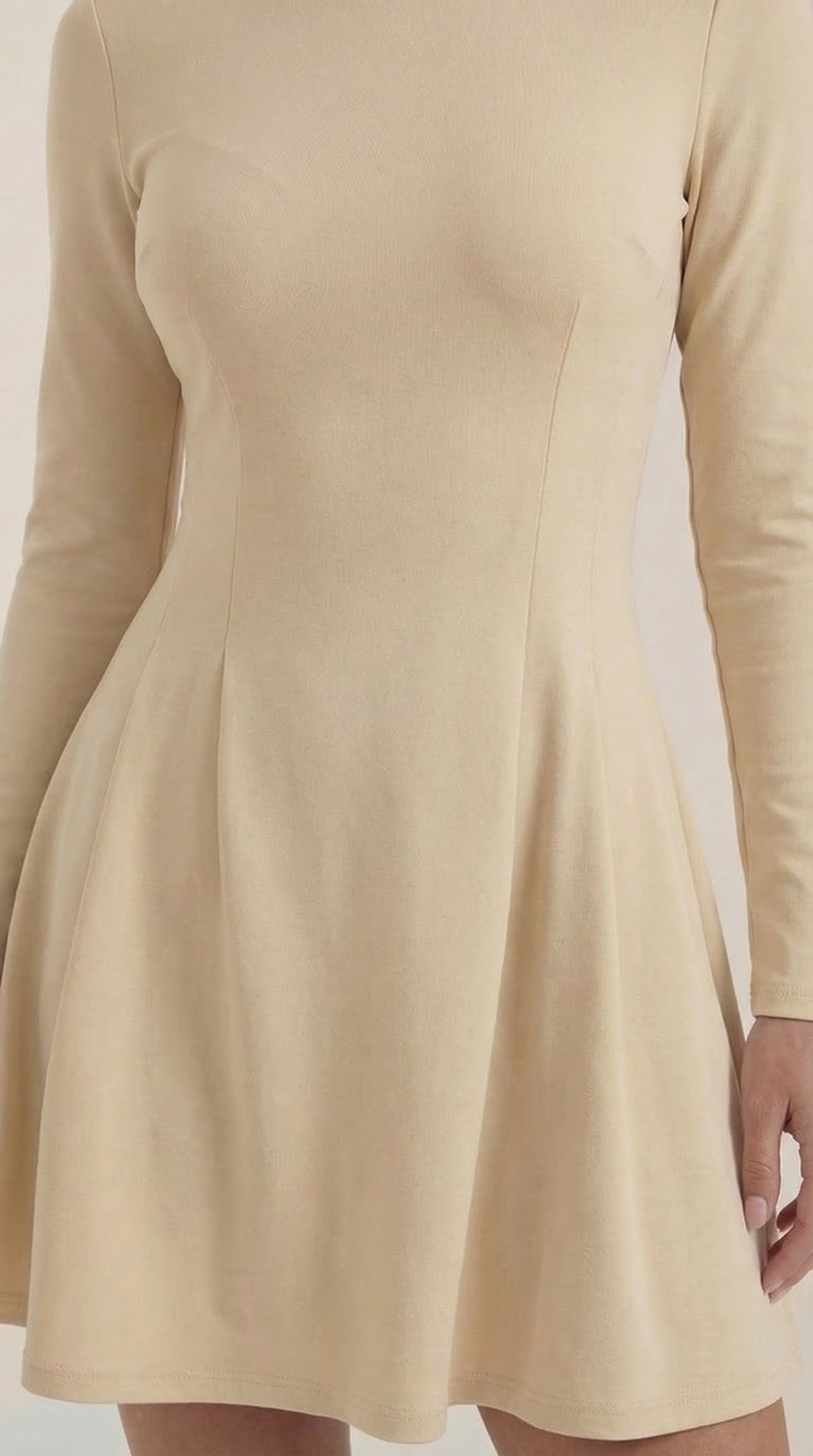 Minikleid Damen mit tailliertem Oberteil und Langärmeln – Pascaline