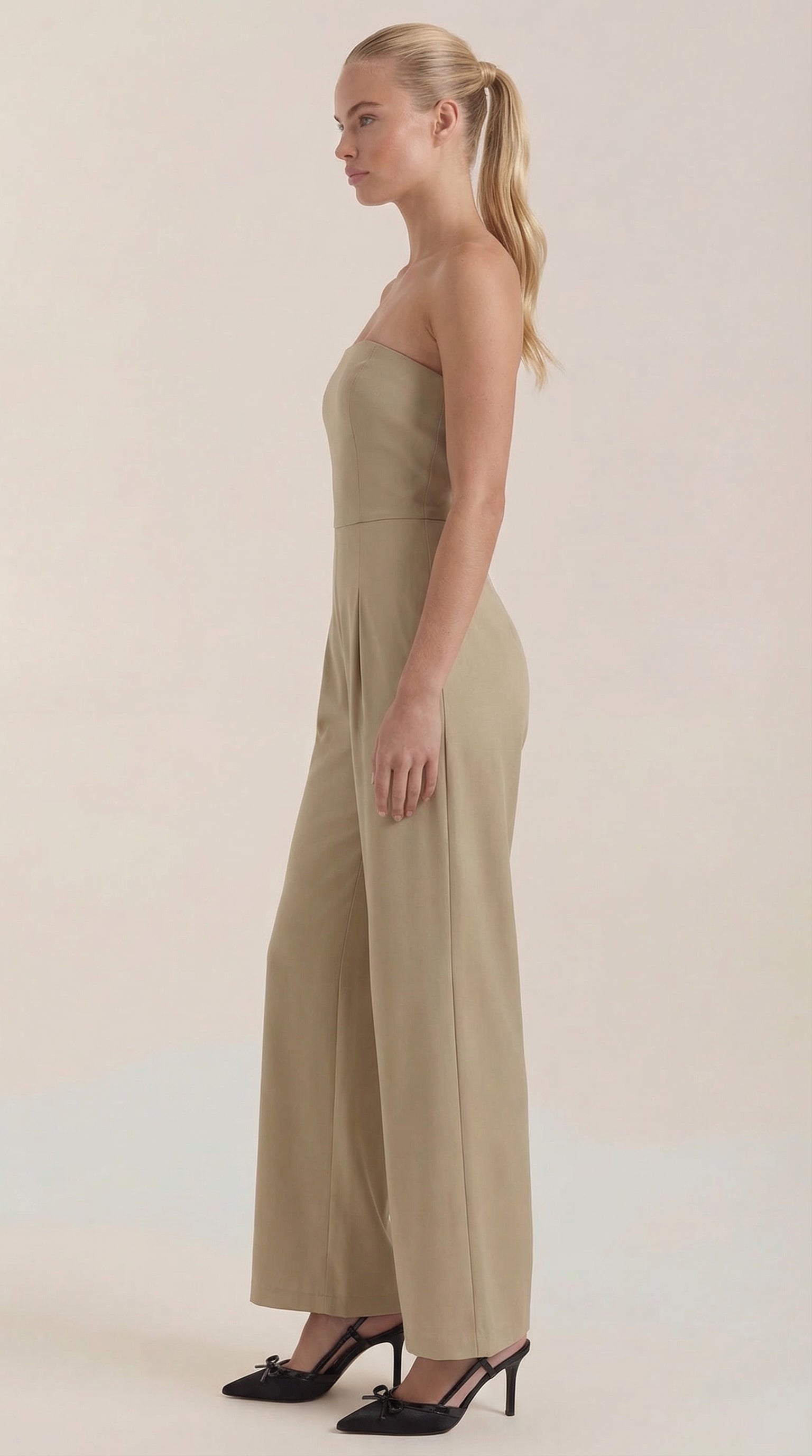Jumpsuit Damen mit Bandeau-Ausschnitt und ausgestelltem Hosenbein – Vivienne