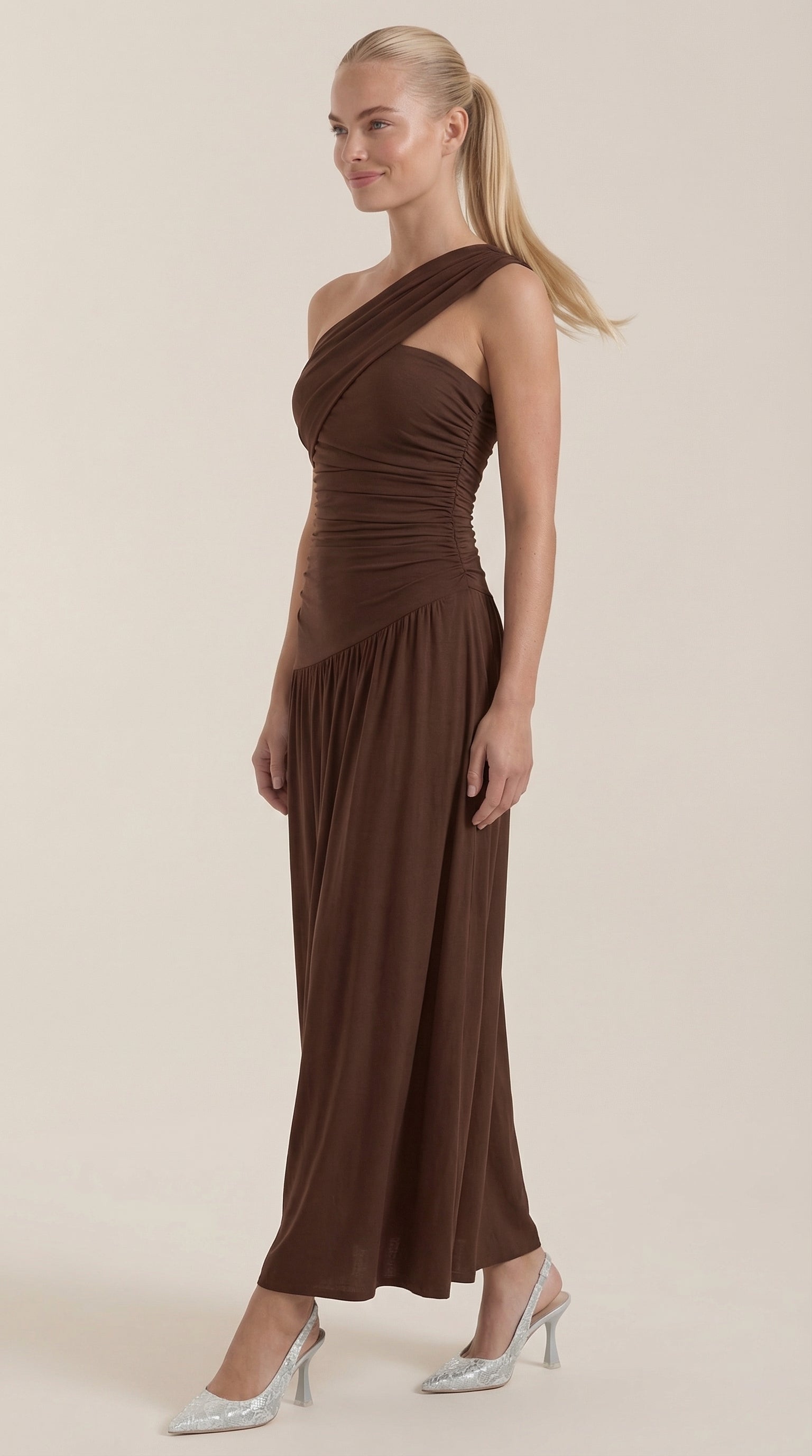 Maxikleid Damen mit One-Shoulder-Ausschnitt und Raffung – Thessalonike