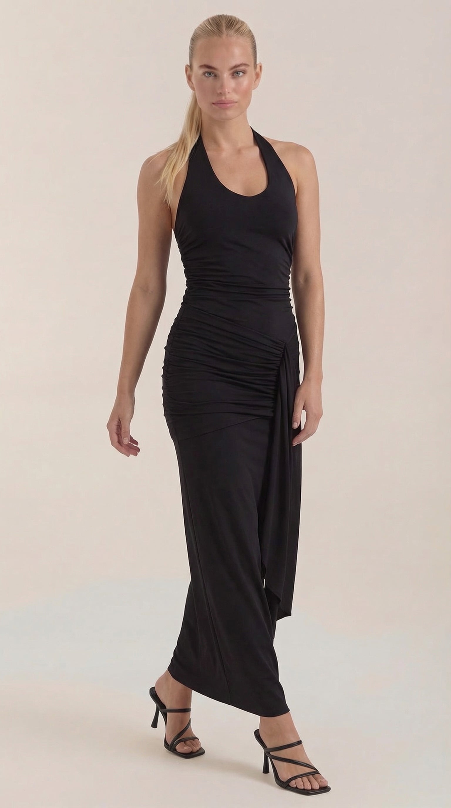 Abendkleid Damen mit Neckholder-Ausschnitt und rückenfreiem Maxi-Schnitt – Théodora