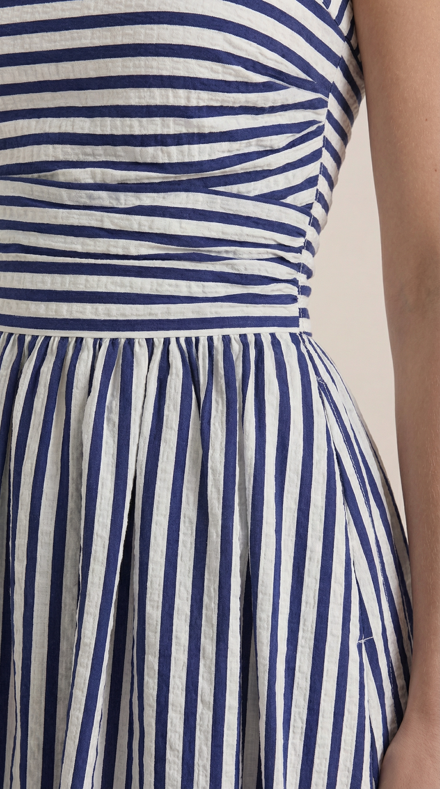 Midikleid Damen mit Streifen-Print und geraffte Oberteil – Margaux